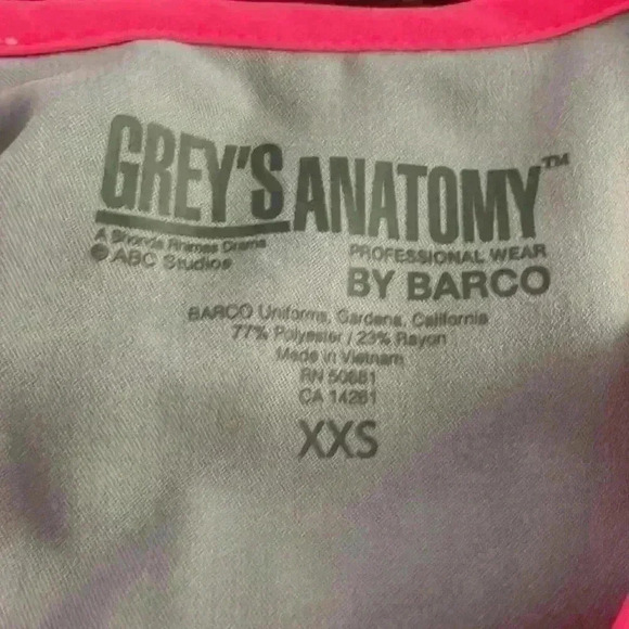Grey’s Anatomy Scrub Top - Picture 4 of 4